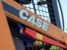 Minicarregadeira CASE constrói pista de mountain bike em Sorocaba (SP)