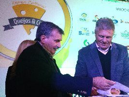 Apil/RS assina convênio educacional com entidades do Uruguai