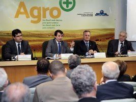 Plano Agro+ é estendido para minimizar gastos de R$ 46,3 bi ao ano com burocracia