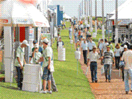 Laboratórios de pesquisa são atração do Iapar no Show Rural em Cascavel
