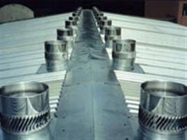 Variação da temperatura e umidade de grãos armazenados em silos com aeração