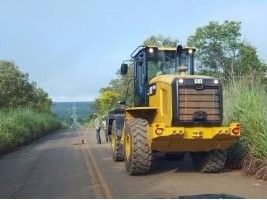 Produtores rurais fazem melhorias em rodovias do Oeste baiano