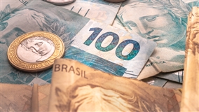 Inflação desacelera com queda dos alimentos em outubro
