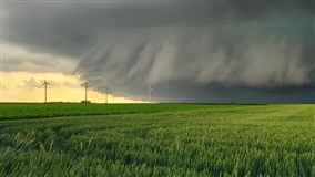 Meteorologista alerta para possibilidade de tornados