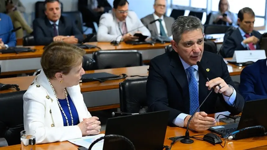 CRE adia votação de projeto que facilita registro de terras em fronteiras