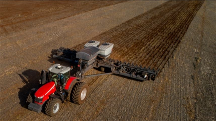 Trabalho de campo avalia desempenho de máquinas agrícolas