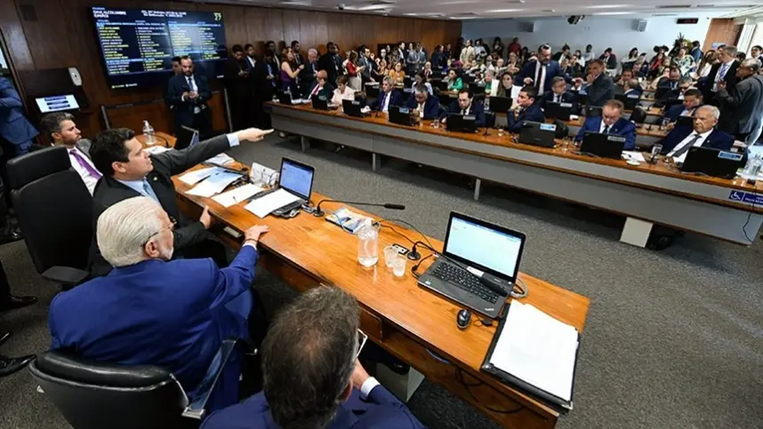 Senado enfrenta STF e aprova Marco Temporal
