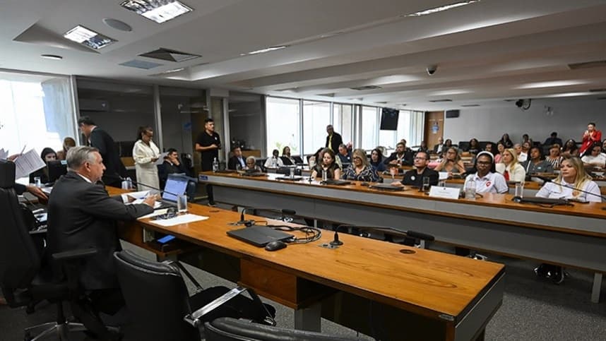 Em audiência, feirantes do DF relatam medo de perder locais de trabalho