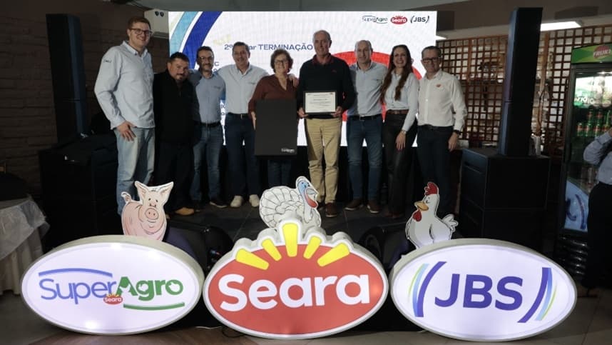 JBS reconhece mais de 40 produtores integrados durante a Expointer e celebra dez anos da Plataforma SuperAgro  