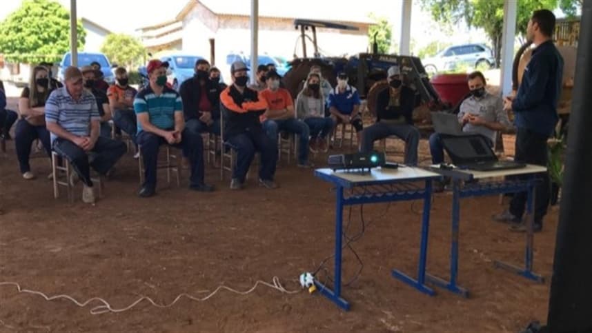 RS: estratégias para bovinocultura leiteira pautam reunião técnica em Brochier