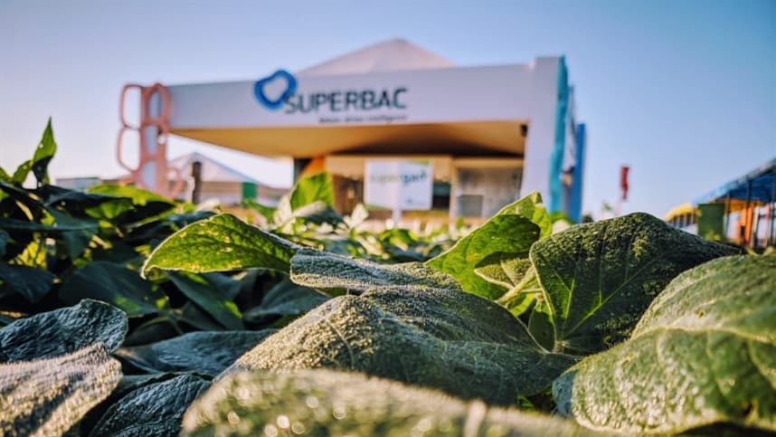 SUPERBAC destaca linha de fertilizantes em eventos