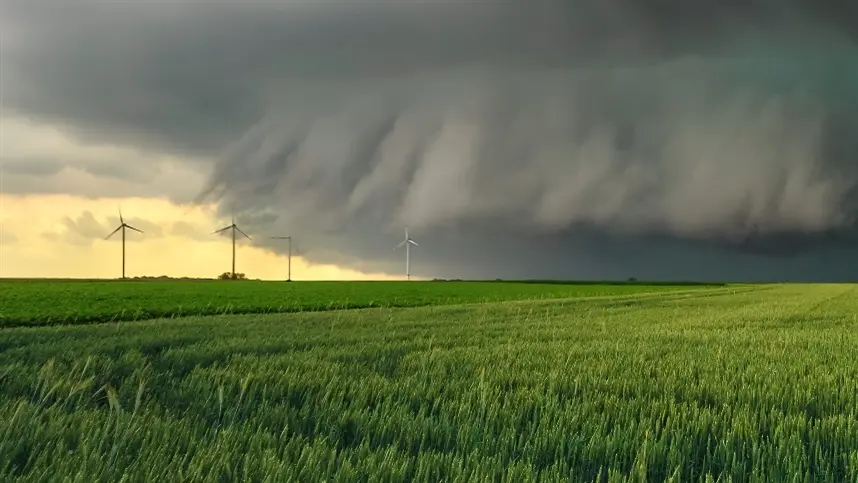 Frente fria reforça chuva no Nordeste e mantém geadas no Sul
