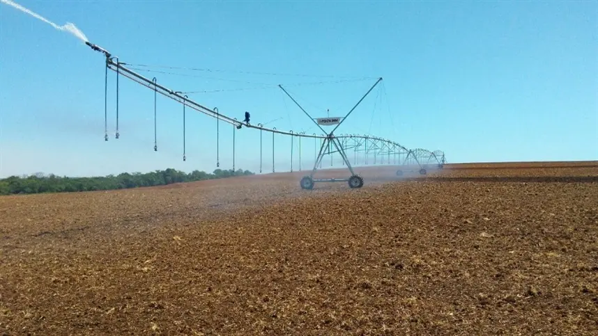 Produtores rurais defendem agricultura irrigada