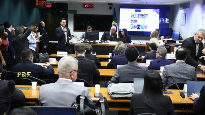 Comissão externa debate riscos sanitários de produtos irregulares