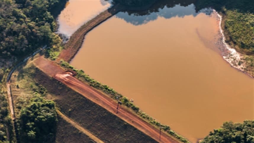 Estouro de barragem em MG afeta 180 pequenos agricultores