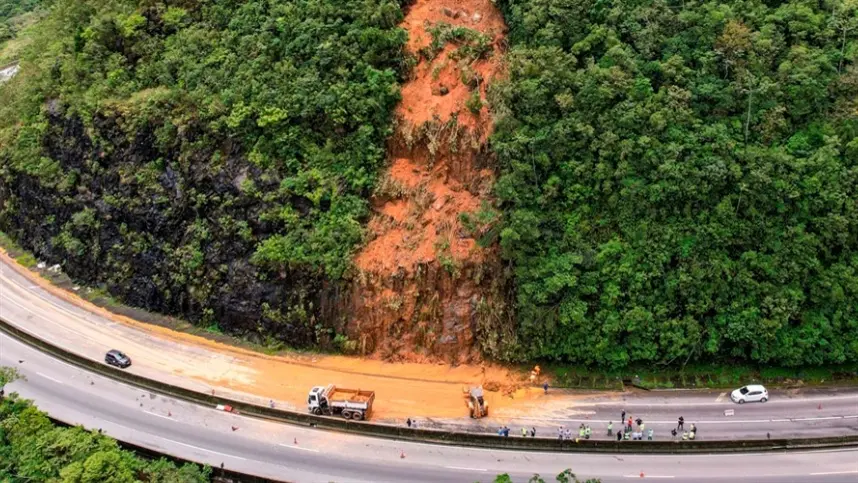 PR: caos na BR-277 pode gerar prejuízo de R$ 600 mi no escoamento da soja