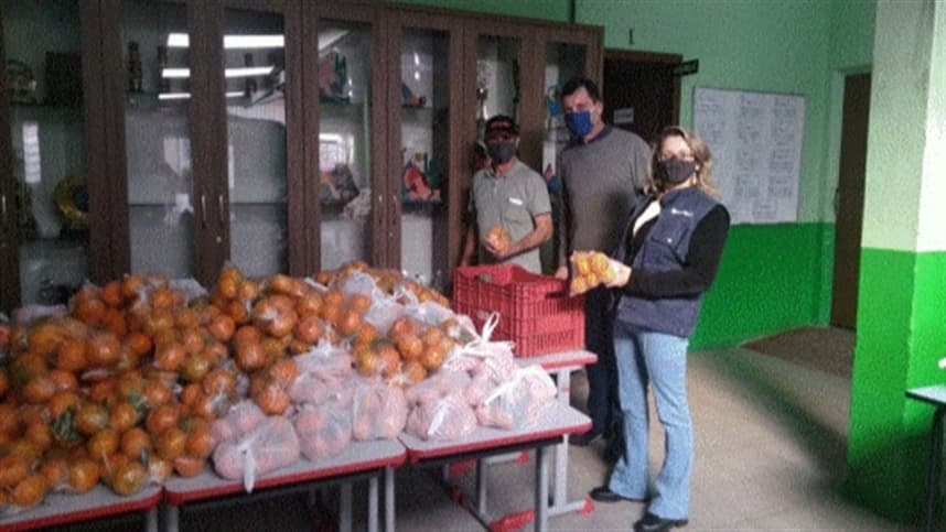 Ação beneficia agricultores e estudantes em Gramado
