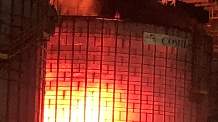 Incêndio de grandes proporções atinge silo da Cotribá