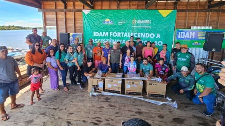 Amazonas realiza a entrega de R$ 170 mil em crédito rural para agricultores familiares e pescadores