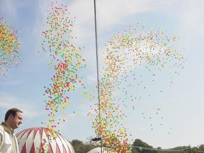 Balão com as cores da bandeira do RS é destaque em festival, Repórter  Farroupilha