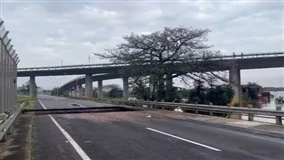 Chuvas bloqueiam rodovias no RS