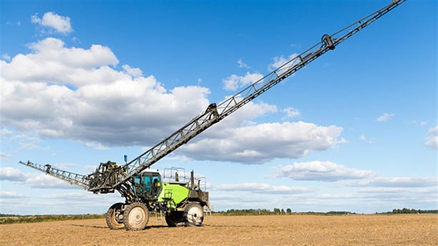 A pressão adequada varia conforme o tipo de bico utilizado