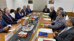 Ministra debate oportunidades com ministros indianos