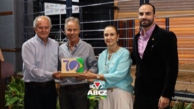 Presidente da ABCZ recebe prêmio Guzerá de Ouro