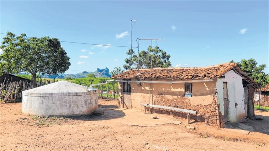 Dentre essas escolas, 1033 estão em comunidades indígenas, 791 em assentamentos, 321 em comunidades quilombolas e 125 em povos e comunidades tradicionais