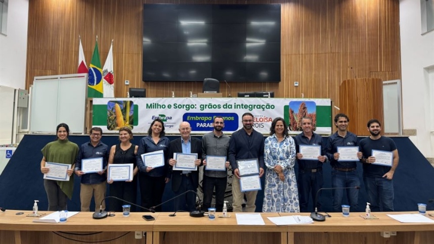 Embrapa Milho e Sorgo recebe homenagem por 50 anos