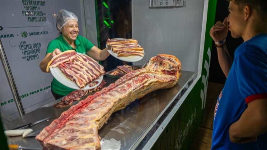 Sistema Famato leva Vitrine da Carne à Dinâmica em MT
