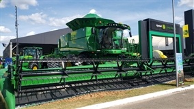 Imponência tecnológica das máquinas agrícolas